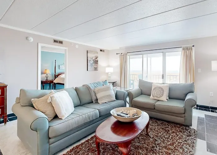 Waterfront Family-friendly With Private Balcony Ac Shared Outdoor Pool Holiday home *