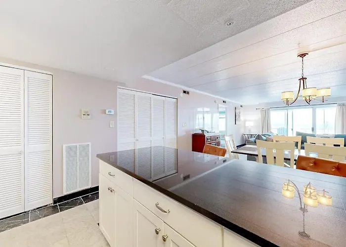 Waterfront Family-friendly With Private Balcony Ac Shared Outdoor Pool Holiday home