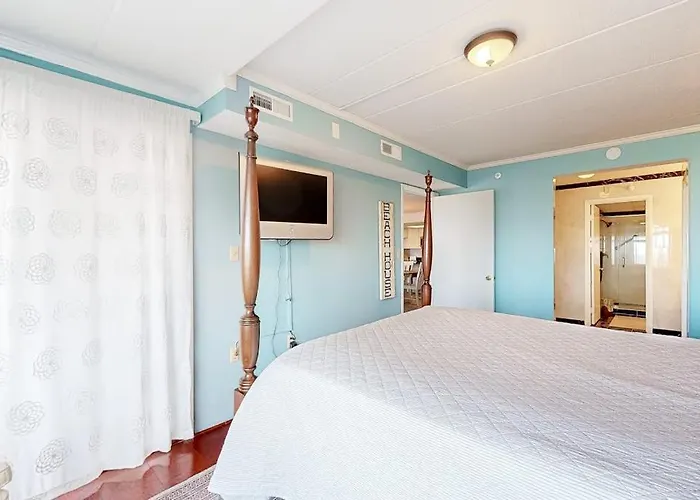 Holiday home Waterfront Family-friendly With Private Balcony Ac Shared Outdoor Pool Ocean City