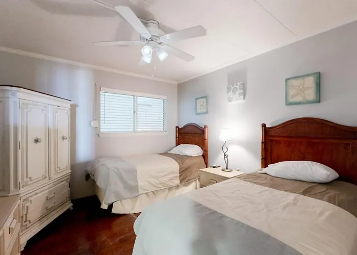 Holiday home Waterfront Family-friendly With Private Balcony Ac Shared Outdoor Pool *