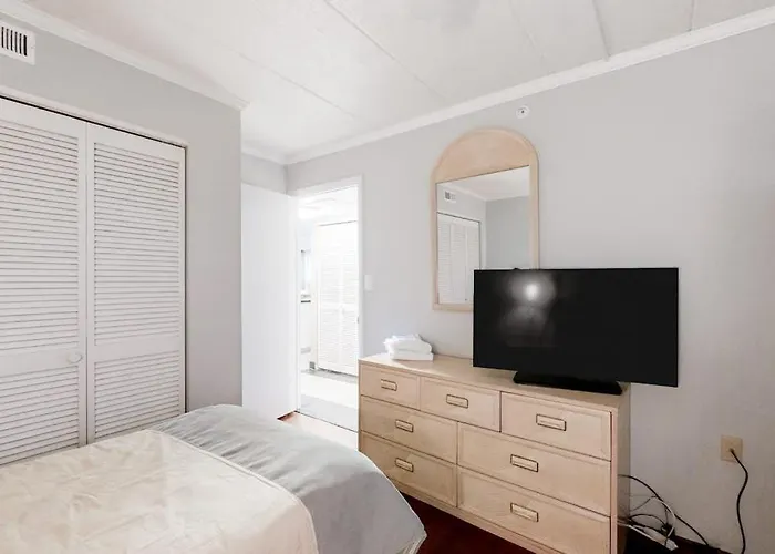 Waterfront Family-friendly With Private Balcony Ac Shared Outdoor Pool *