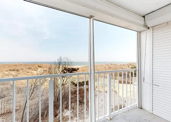 Waterfront Family-friendly With Private Balcony Ac Shared Outdoor Pool